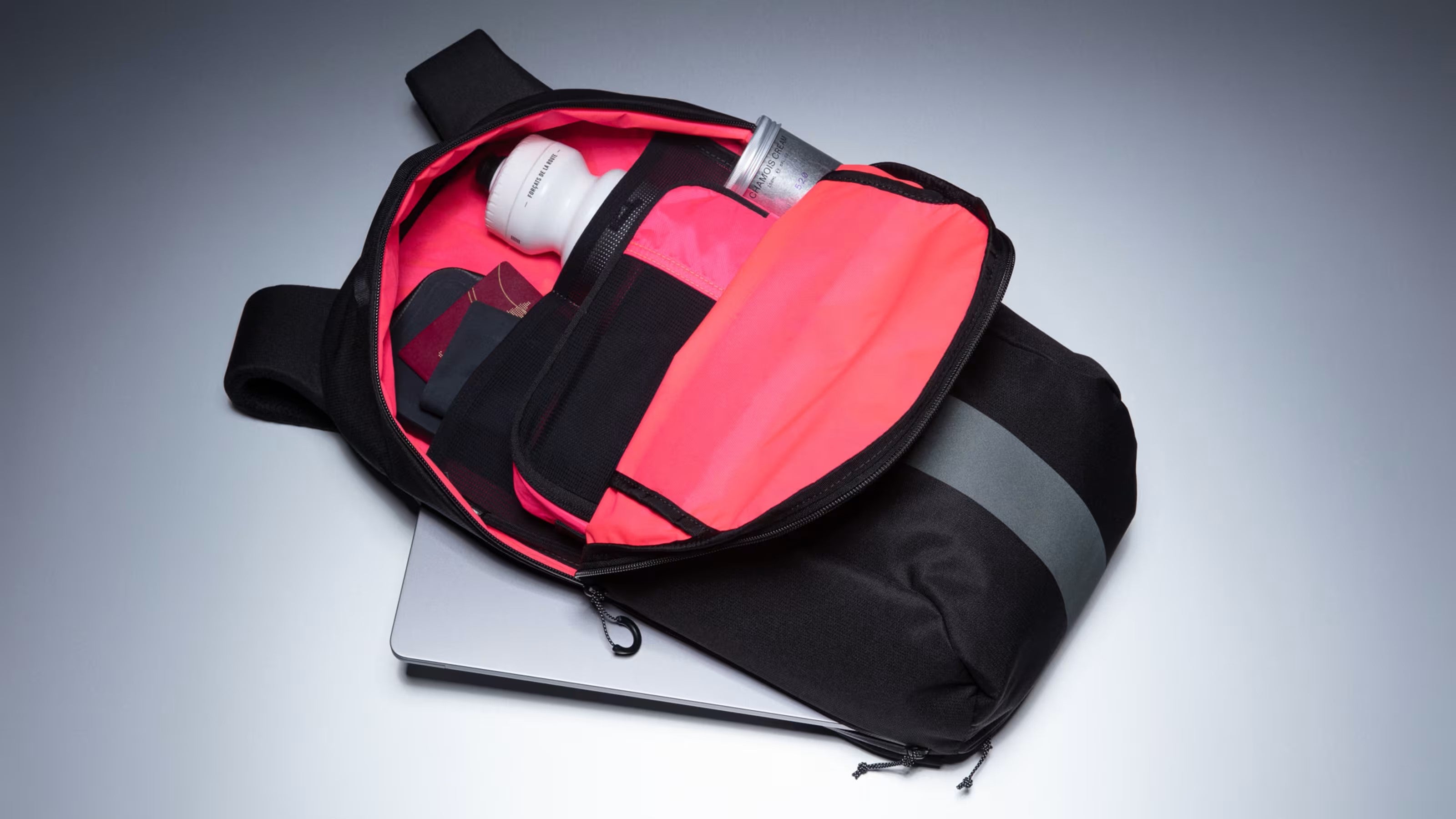 Rapha Domestique Backpack 16L - La Bicicletta Toronto