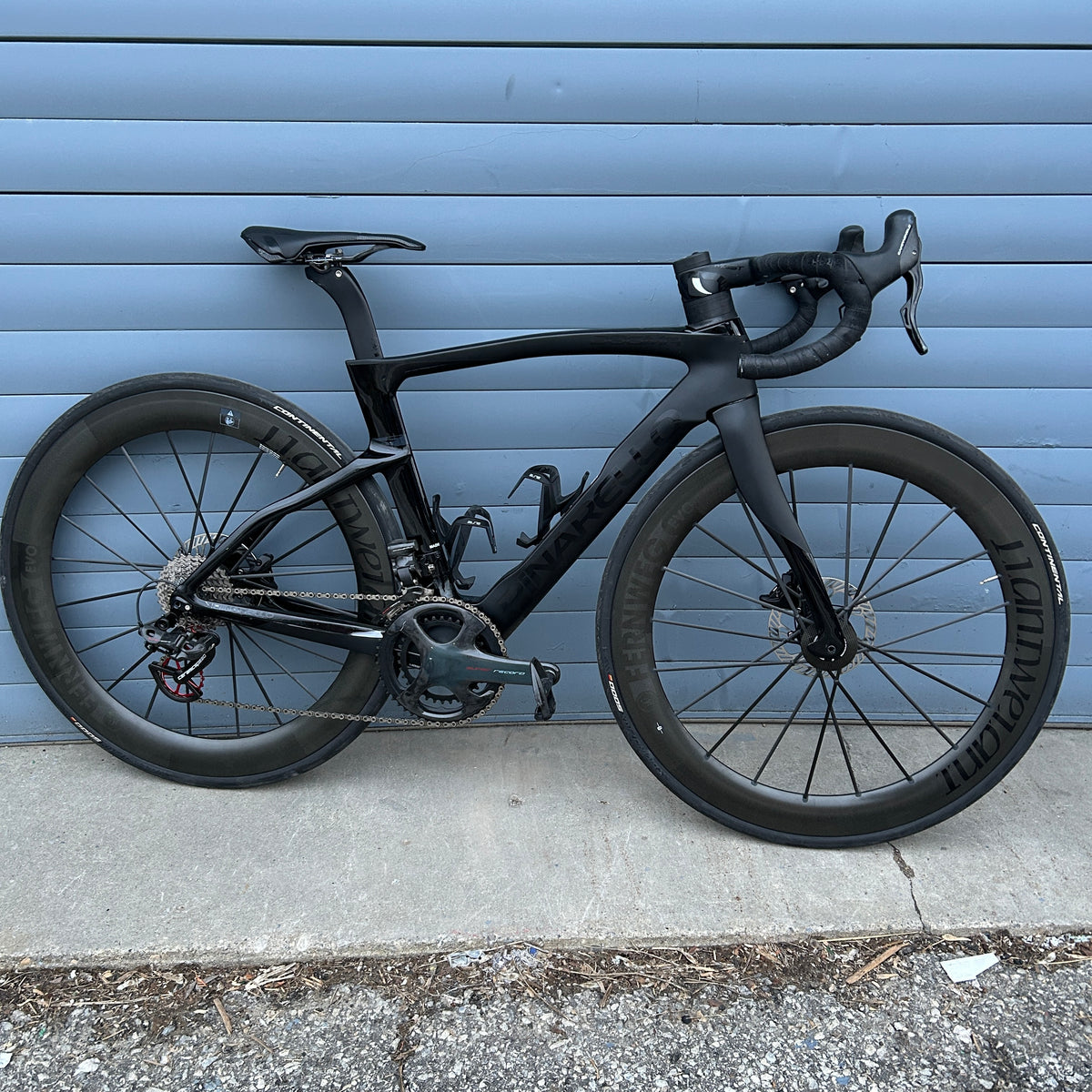 Pinarello Dogma F Disc ( pre-owned)